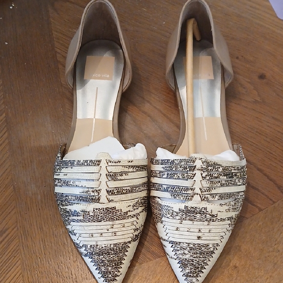 Dolce Vita Women's Textured Cream and Tan Flats - Picture 1 of 5